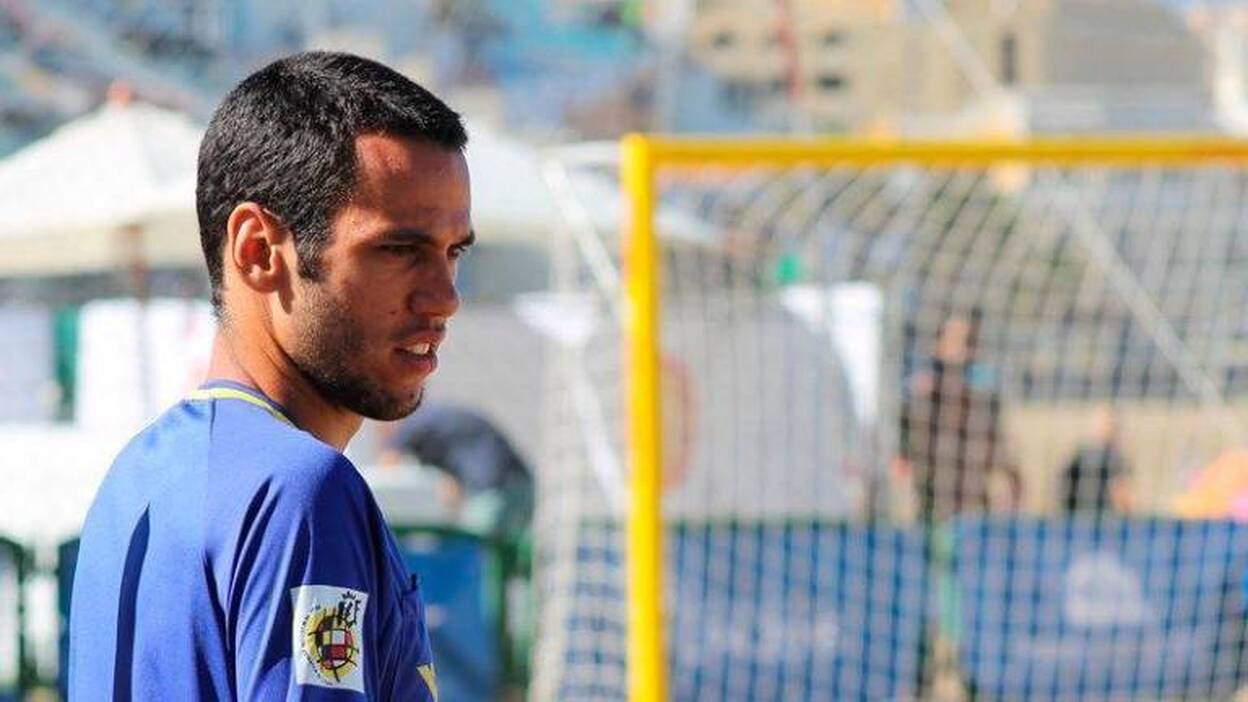 El canario González Francés, único español que pitará el Mundial de Paraguay