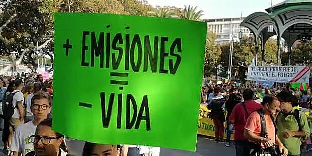 Protesta en Canarias contra la crisis del clima
