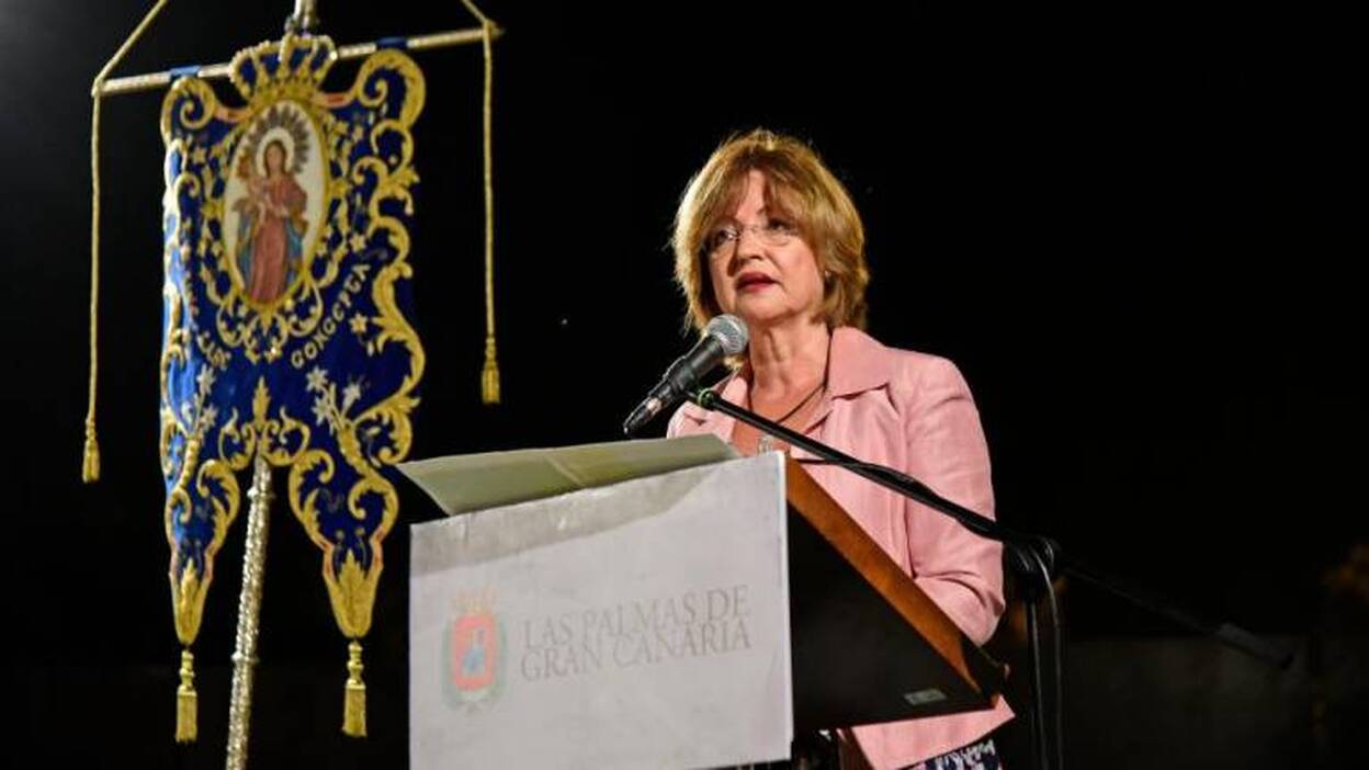 Encarna Galván oficia la apertura de las fiestas de La Naval