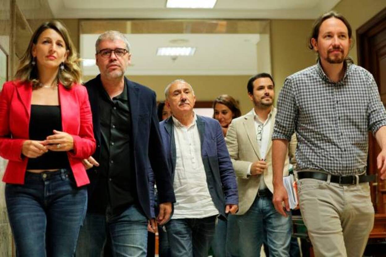 PP, Cs y Podemos exigen la dimisión de Tezanos por «pedir el voto» para PSOE