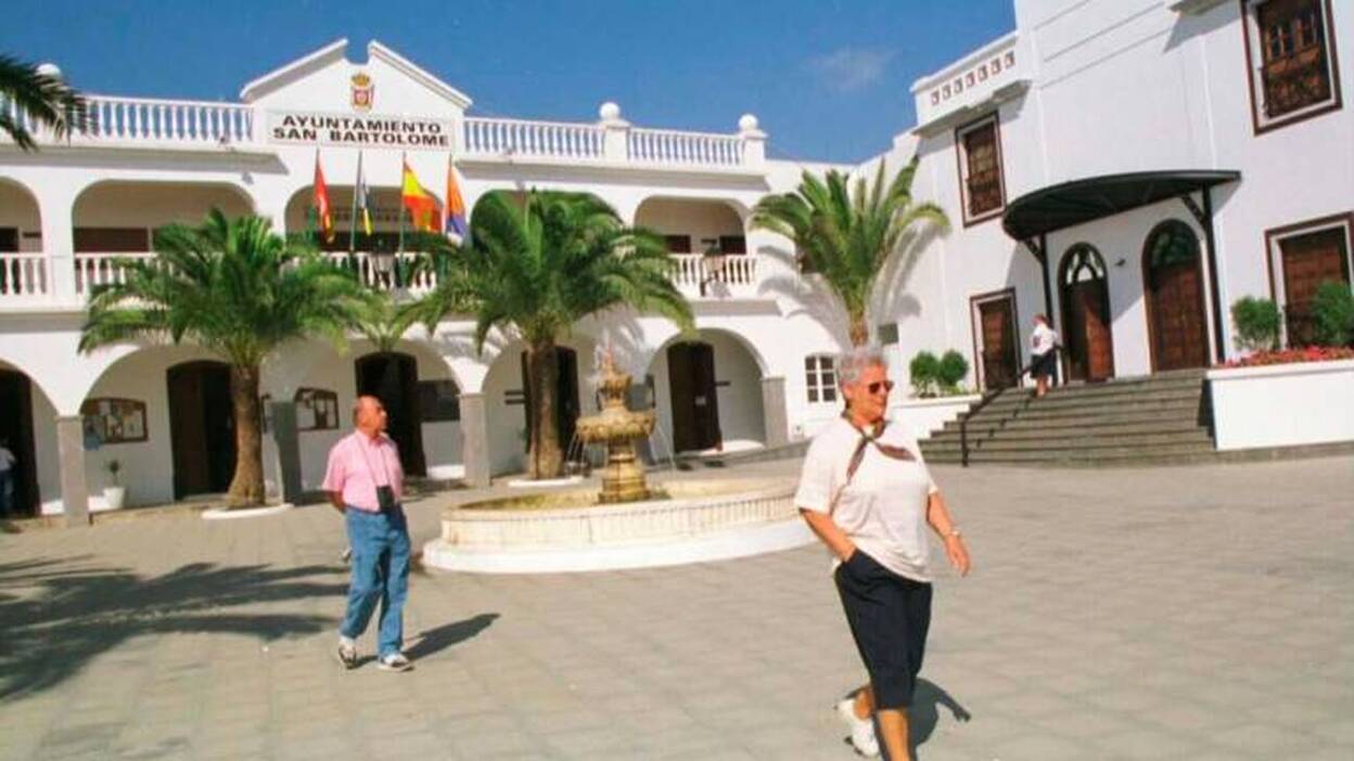 San Bartolomé busca empresas para retirar aceite y ropas usadas