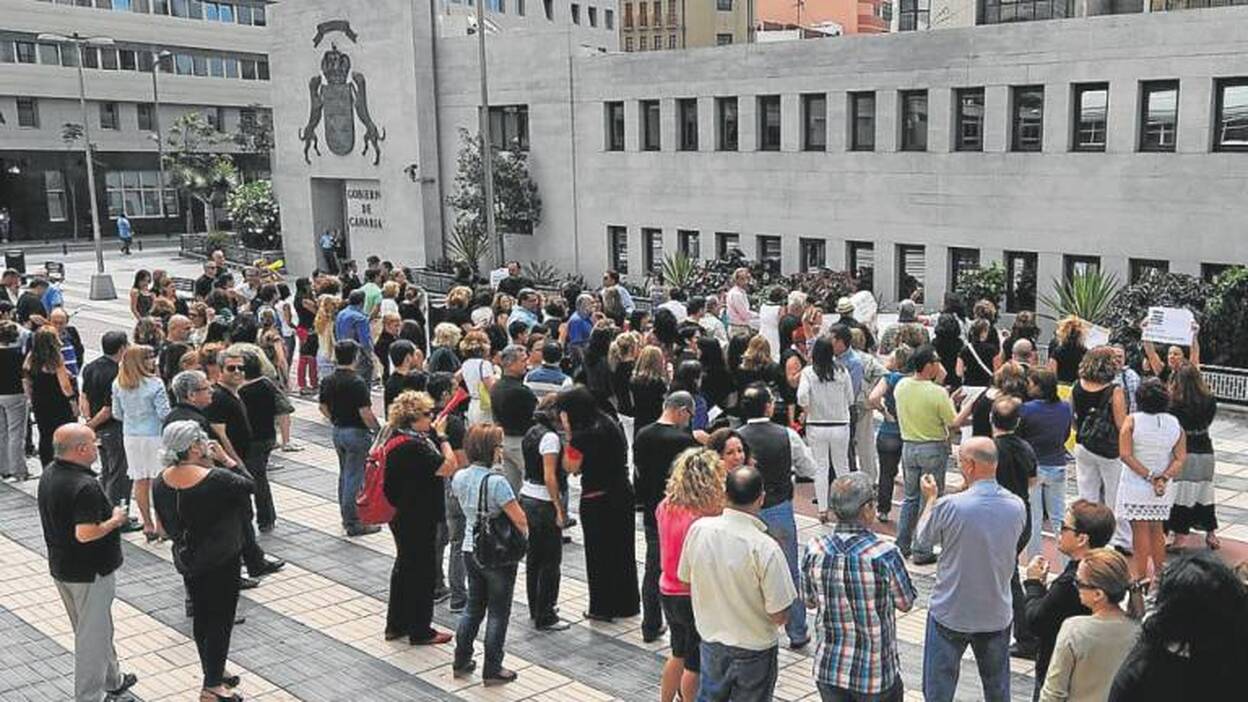 Los funcionarios exigen al Gobierno la apertura de la negociación colectiva