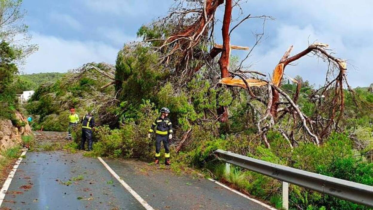 3 heridos en Ibiza, 130 litros en Levante y alerta roja en Cataluña
