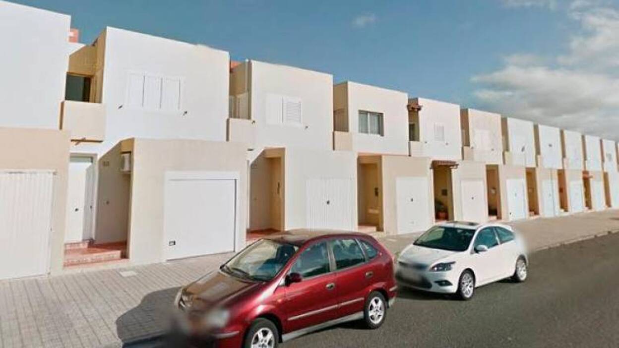 En dirección contraria con una moto en Vecindario