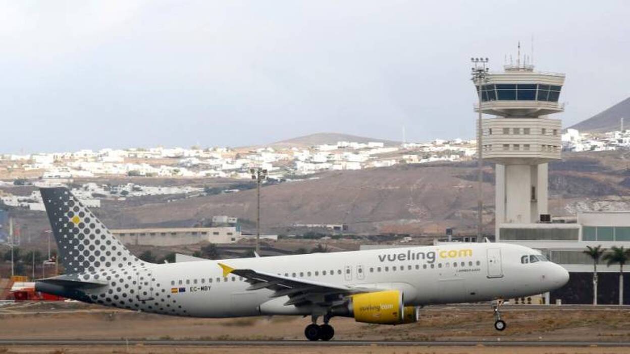 Vueling pone a la venta un 21% más de plazas a Canarias para este invierno