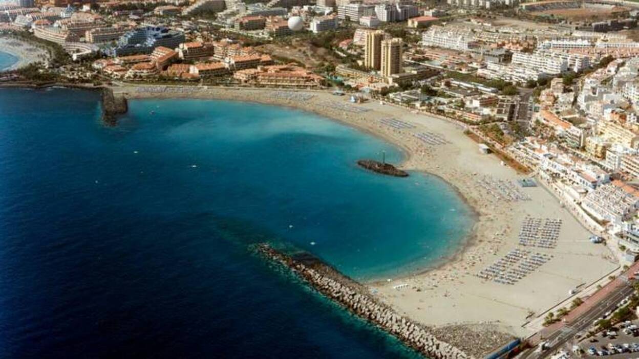 Cinco personas afectadas por un incendio en Arona