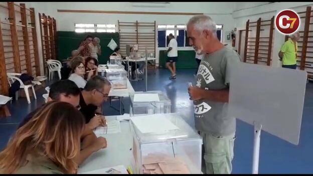Galería de fotos: Votos sin incidentes en Canarias