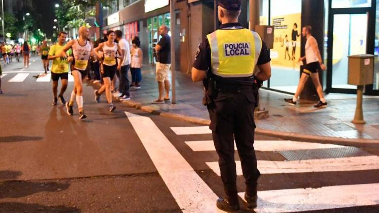 Dieciséis horas seguidas de trabajo para los policías locales