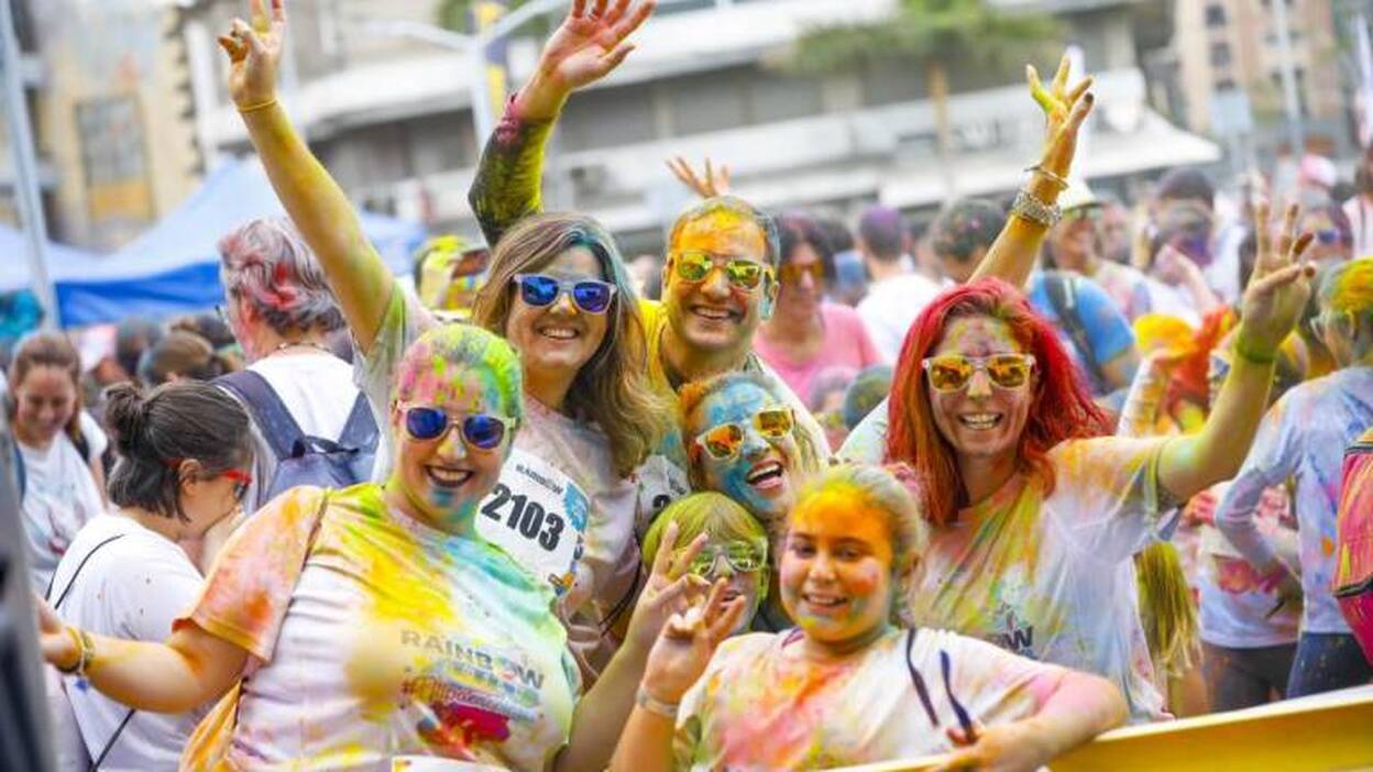 La Rainbow Fun Run llena de solidaridad las calles de la ciudad