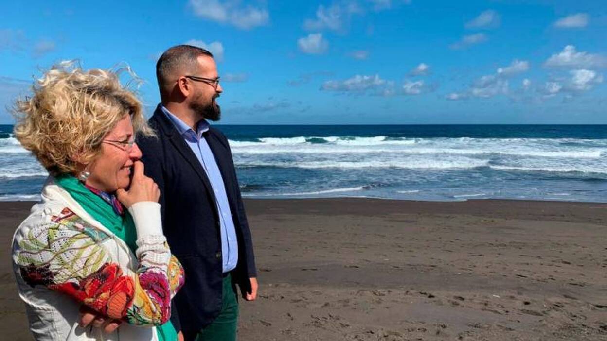 Dos playas para 25.000 perros