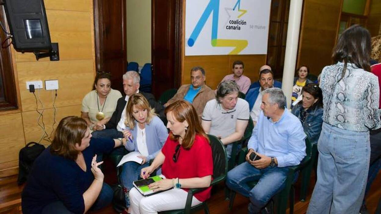 CC avisa a Tenerife que la cúpula nacional dirá a quién se investirá