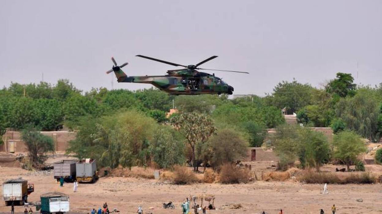 Francia pierde a 13 militares en el choque mortal de dos helicópteros en Mali