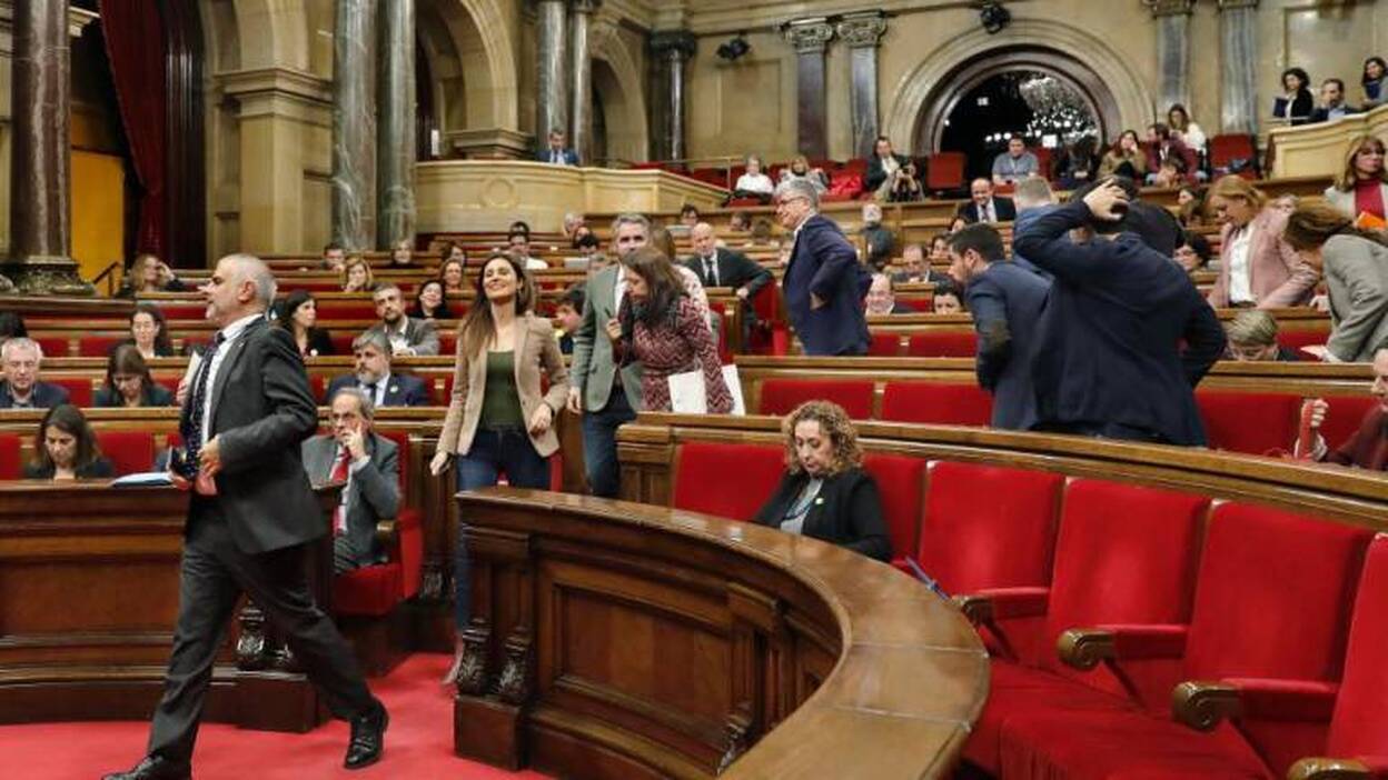 El Parlamento catalán aprueba la resolución soberanista cuestionada por el TC