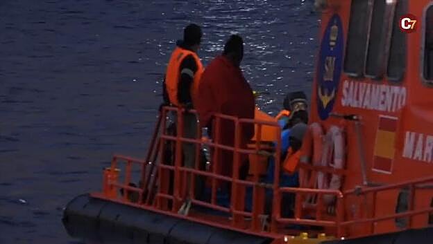 Rescatadas tres pateras con 88 personas cerca de Gran Canaria