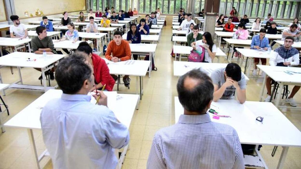 Profesores de matemáticas reclaman el uso de calculadoras en la selectividad