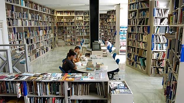 La Biblioteca dispone de unas colleciones que cada vez atraen más la atención por la calidad de sus volúmenes. /  CAAM / Nacho González