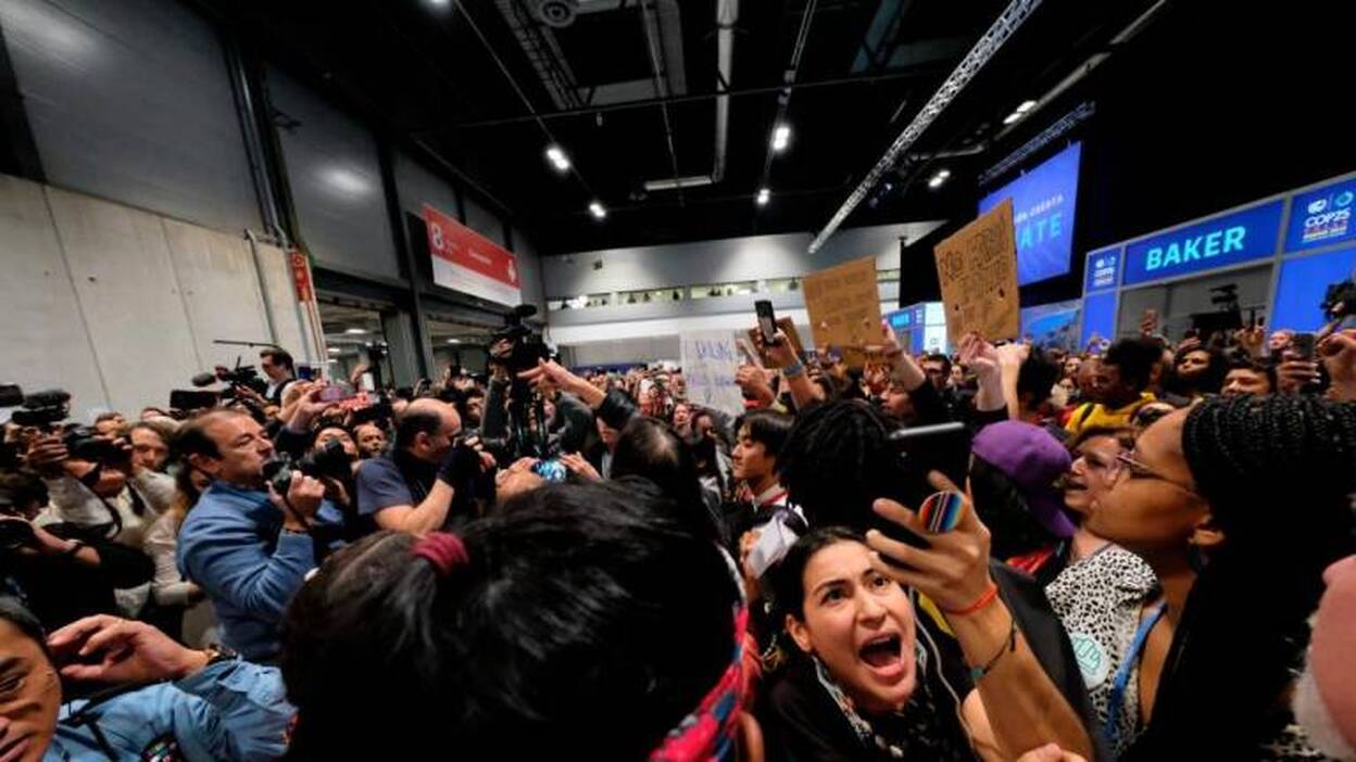 Niñas y jóvenes tratan de encontrar su sitio en la Cumbre del Clima