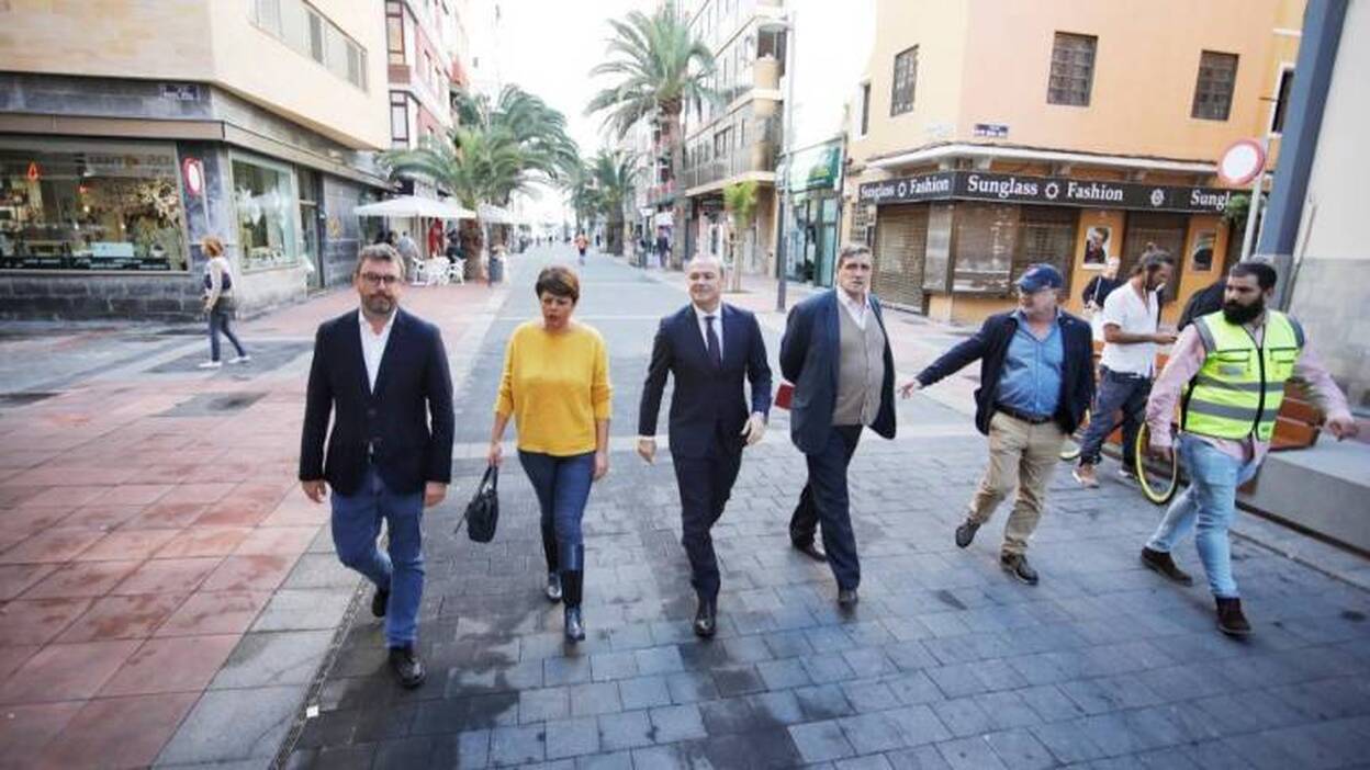 Luis Morote abre tras cuatro prórrogas a la obra