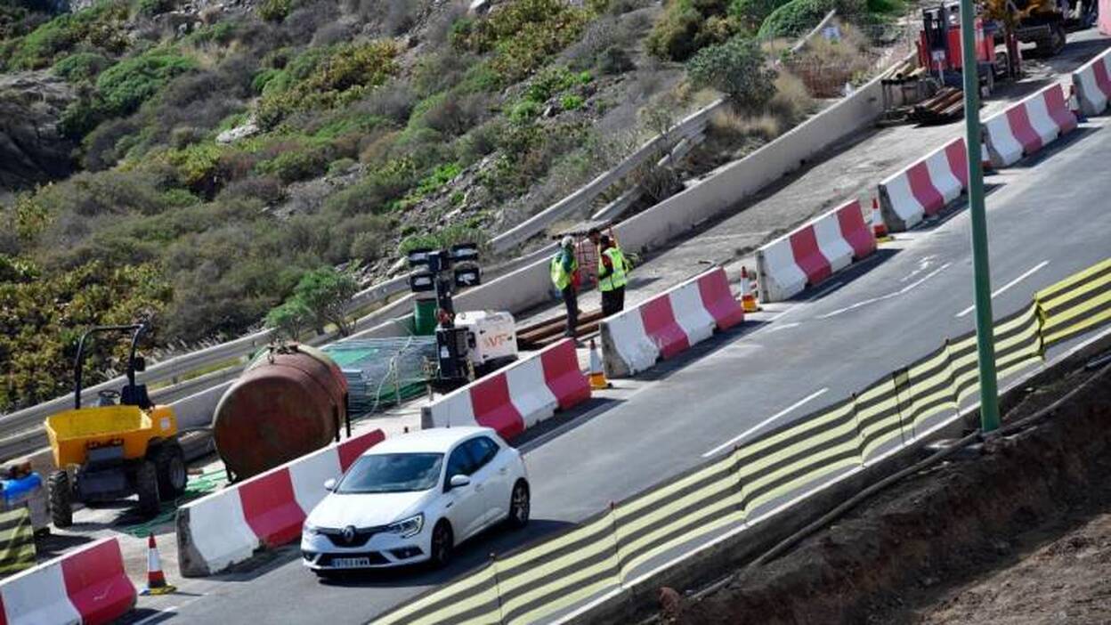 Continúan los trabajos en la GC-1 con el carril central operativo