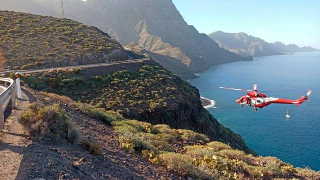 Rescate de una herida grave en un barranco de Agaete