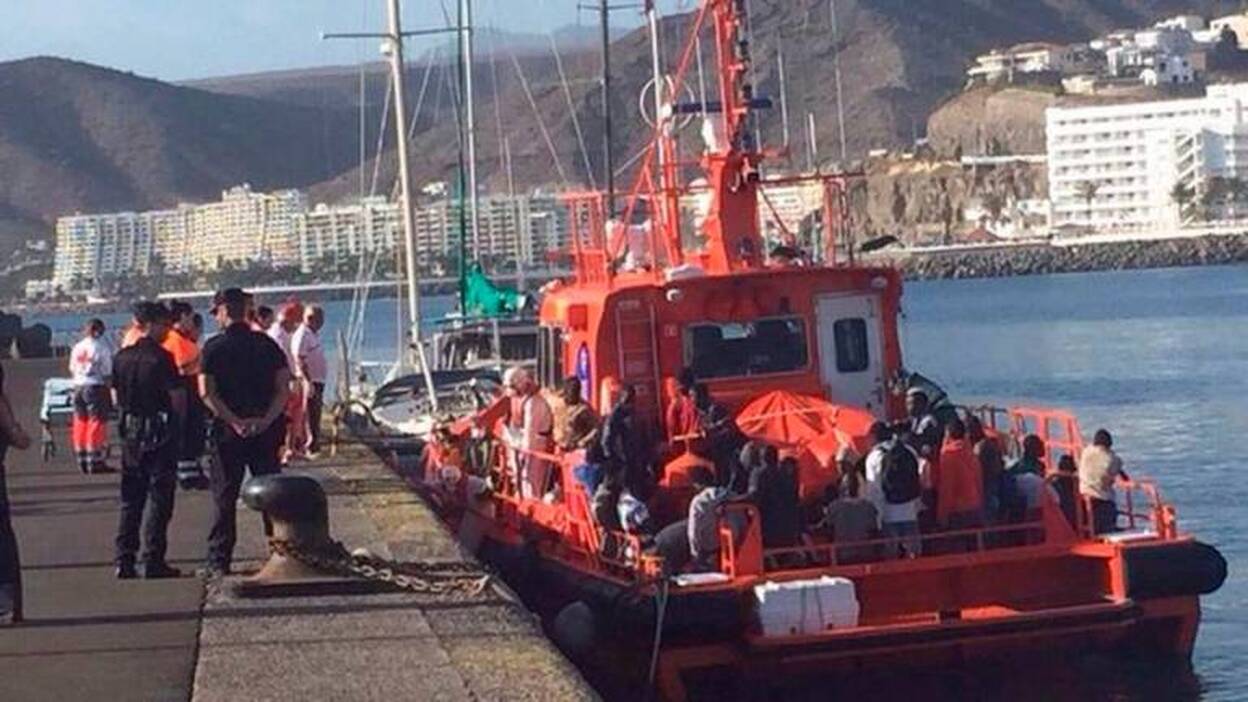 Rescatan a otra patera al sur de Gran Canaria