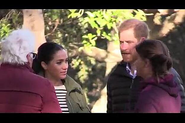 Isabel II acuerda un «periodo de transición» a los duques de Sussex