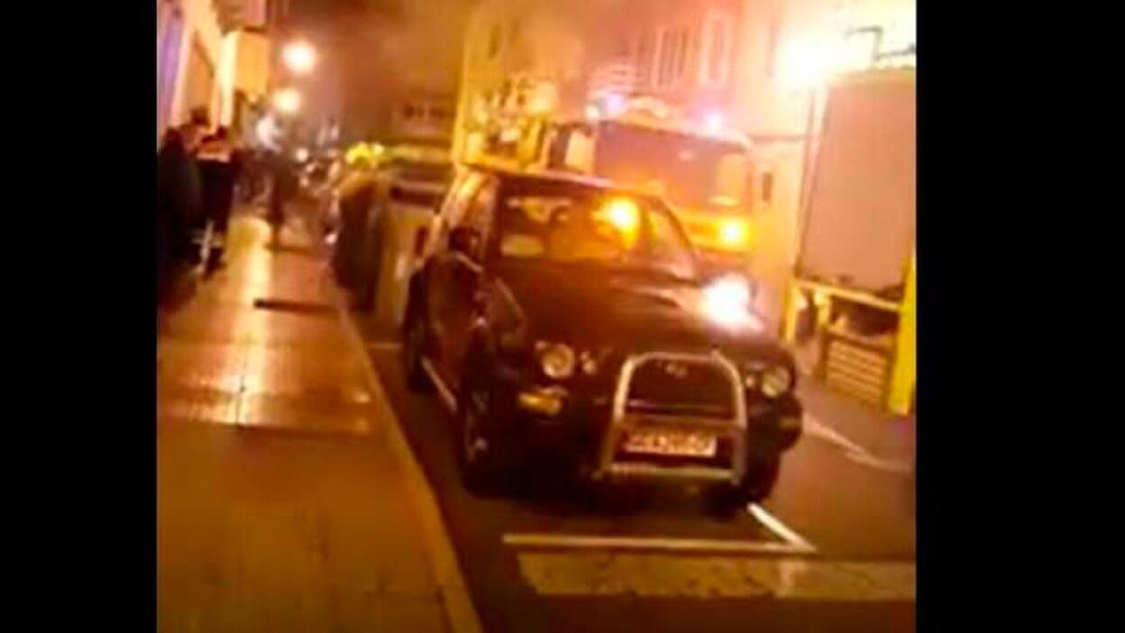 Rescatan a un hombre semiinconciente tras incendiarse su vivienda en Telde