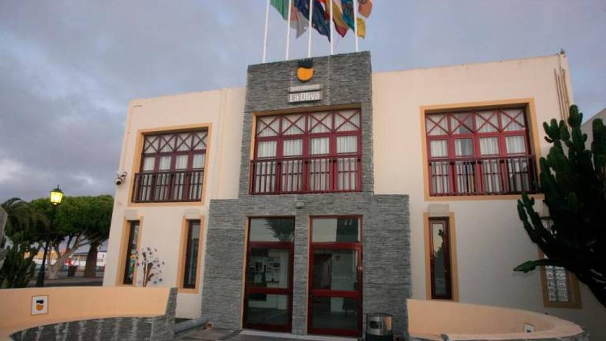 Bomberos reclaman incorporarse a sus plazas aprobadas en La Oliva