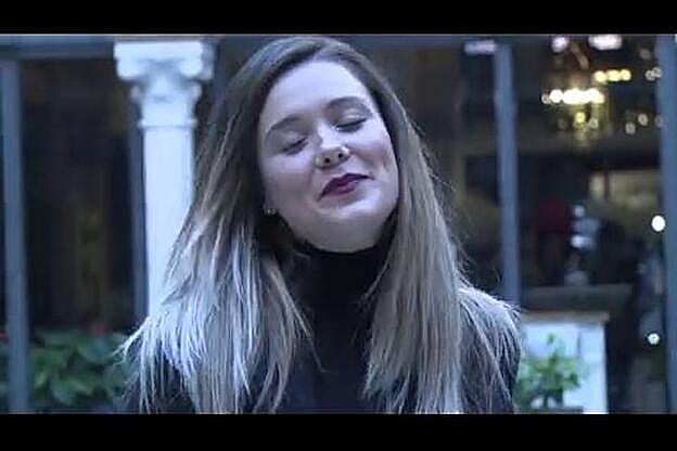 Lorena Gómez muestra la eco de su bebé