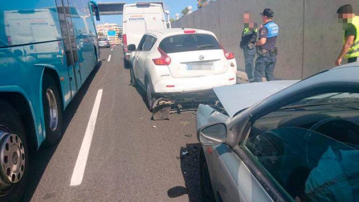 Tres accidentes colapsan la autovía marítima