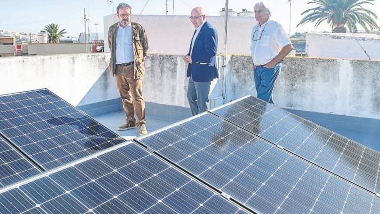 El Cabildo ayudará a las pymes a apostar por la energía fotovoltaica