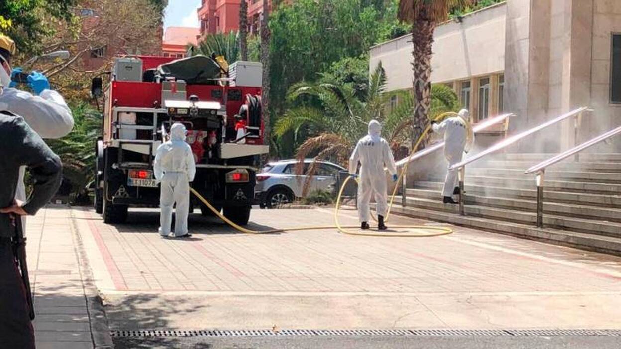 La UME refuerza la desinfección en El Pino