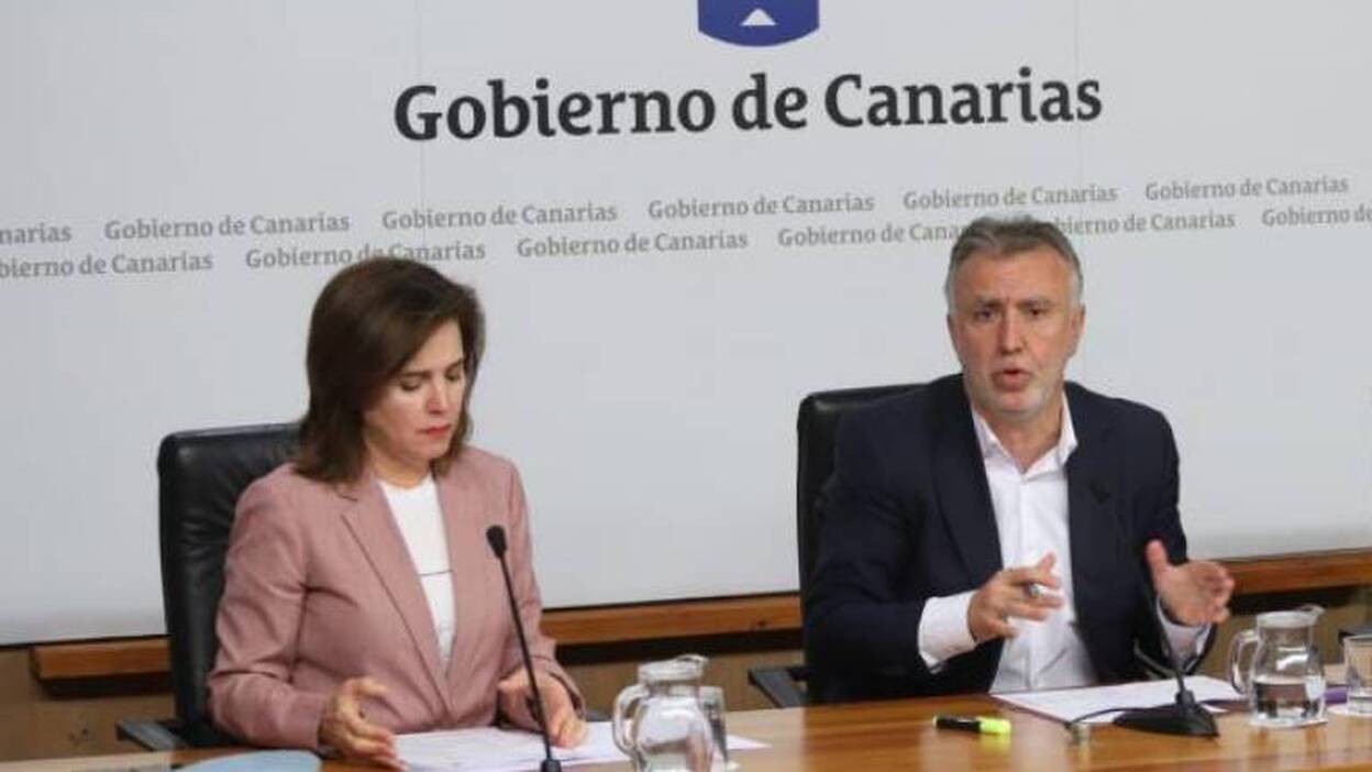 Torres destituye a la consejera de Sanidad, Teresa Cruz