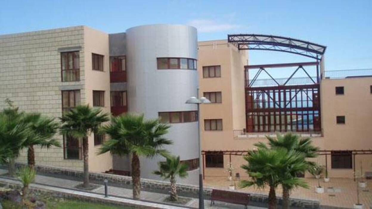 Un muerto y 35 contagios en un centro de mayores de Tenerife