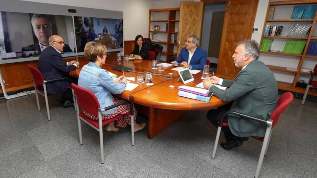 Canarias pide un plan especial para una crisis que golpea al 23% de su empleo