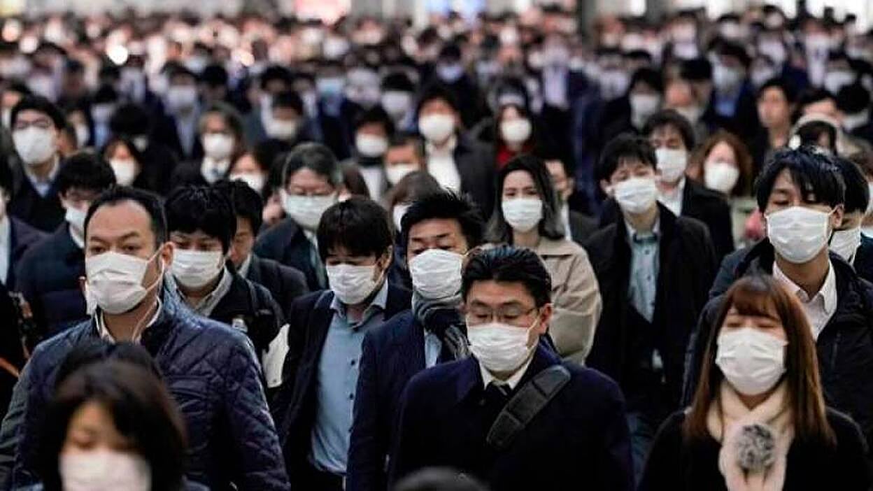 La OMS reitera que recomienda el uso de mascarillas solo en enfermos y sus cuidadores