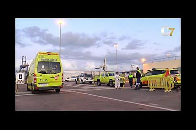 Una patera con un bebé al sur de Fuerteventura