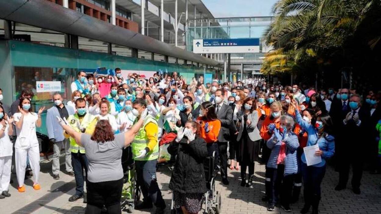 El hospital de Ifema cierra entre críticas a Ayuso