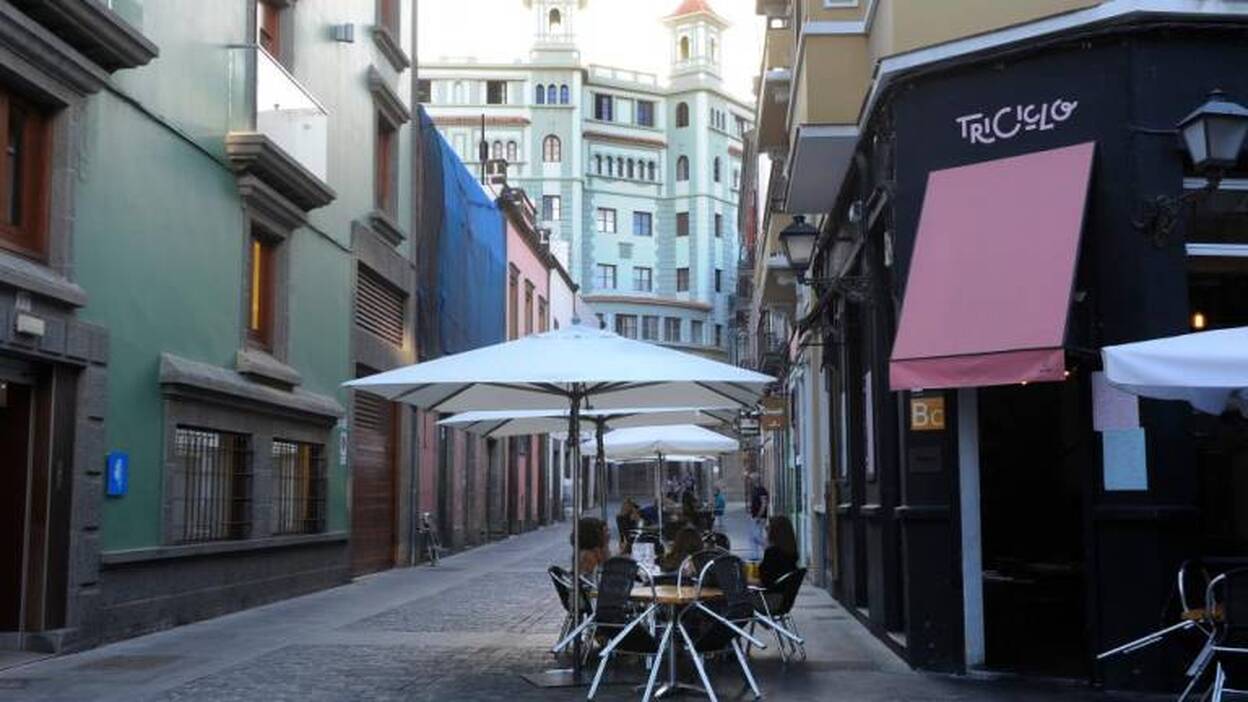 Las terrazas ganan espacio para compensar la limitación de aforo
