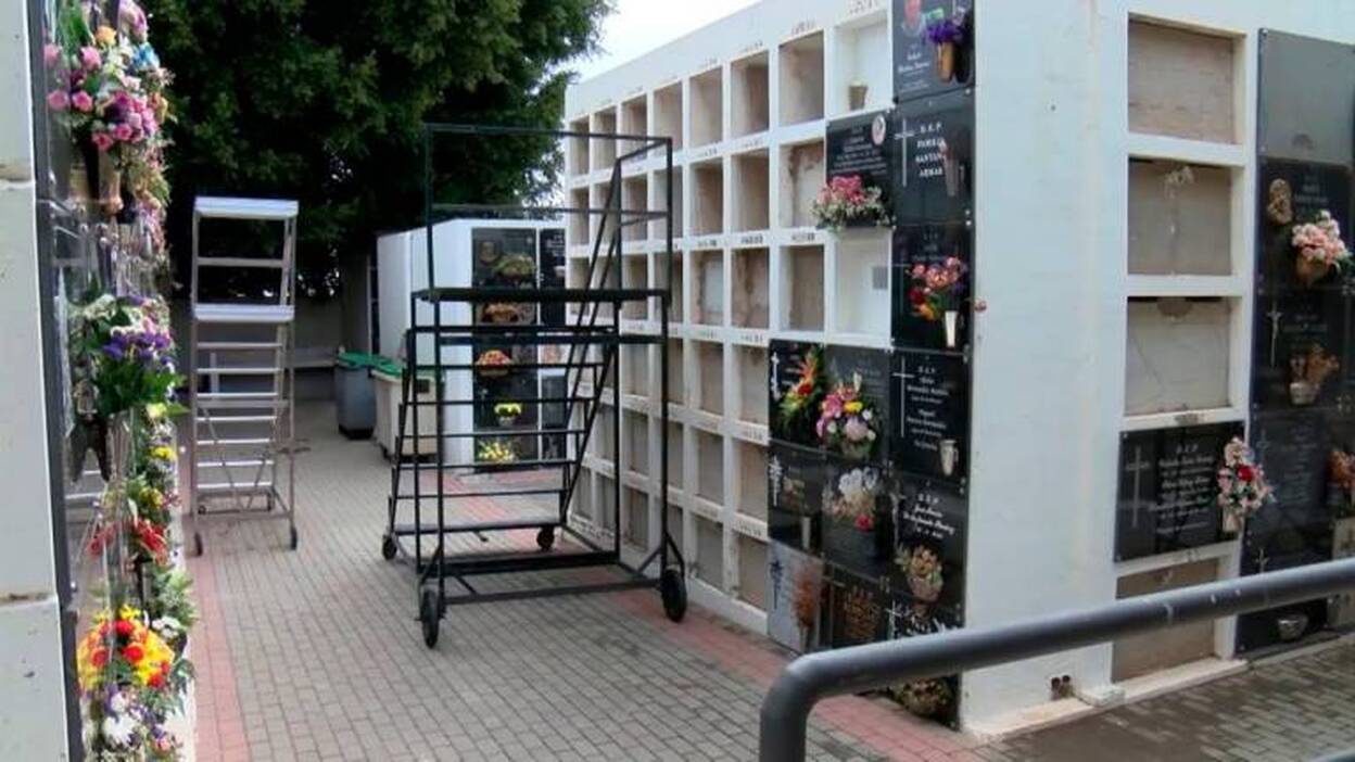 Ingenio abre los cementerios para las floristerías