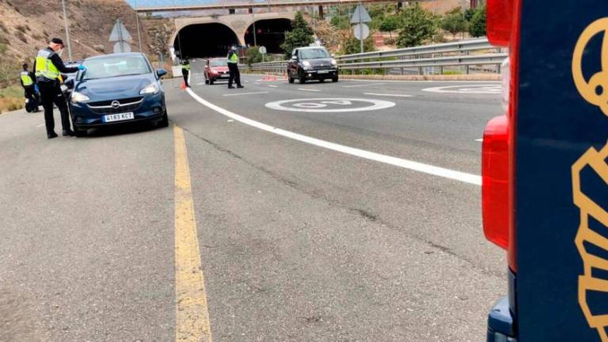 Canarias suma 545 detenciones por incumplir la alarma