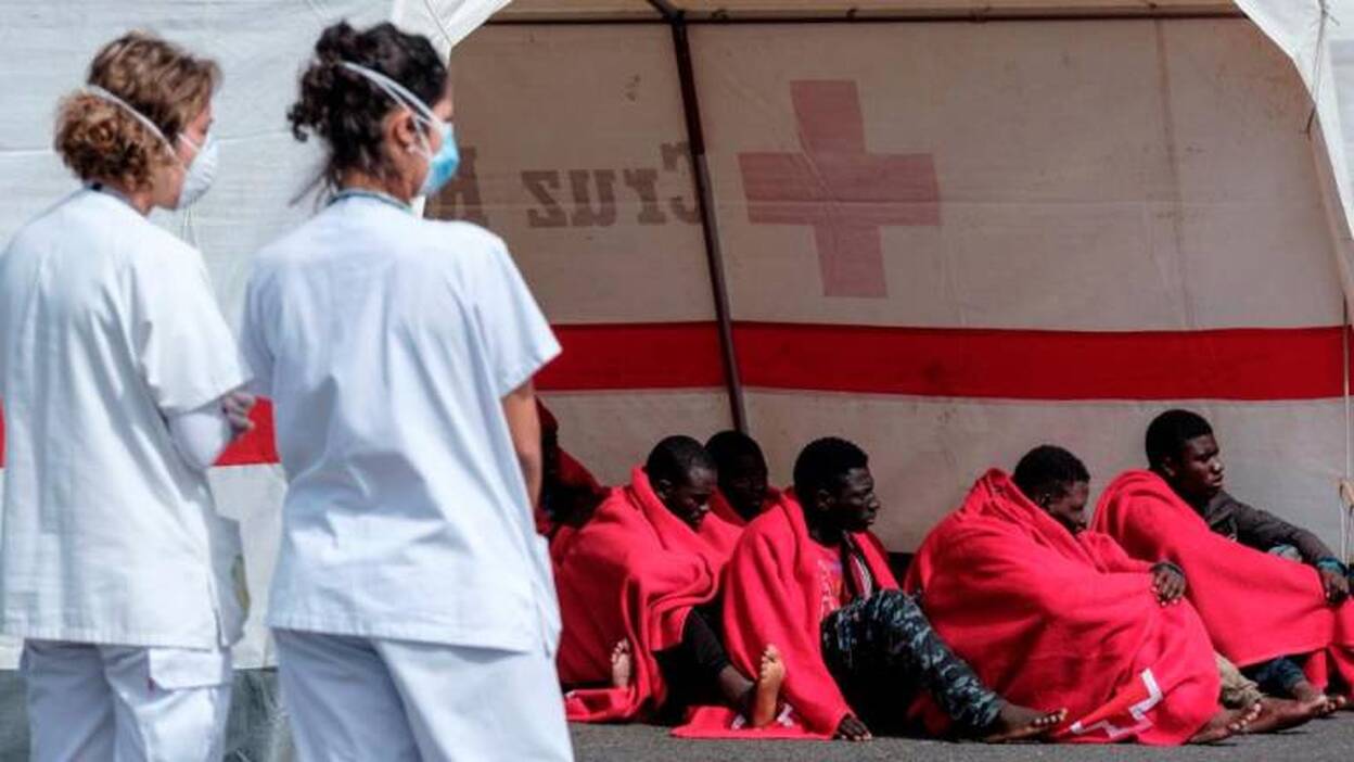 Los inmigrantes, a la espera de un centro para la cuarentena