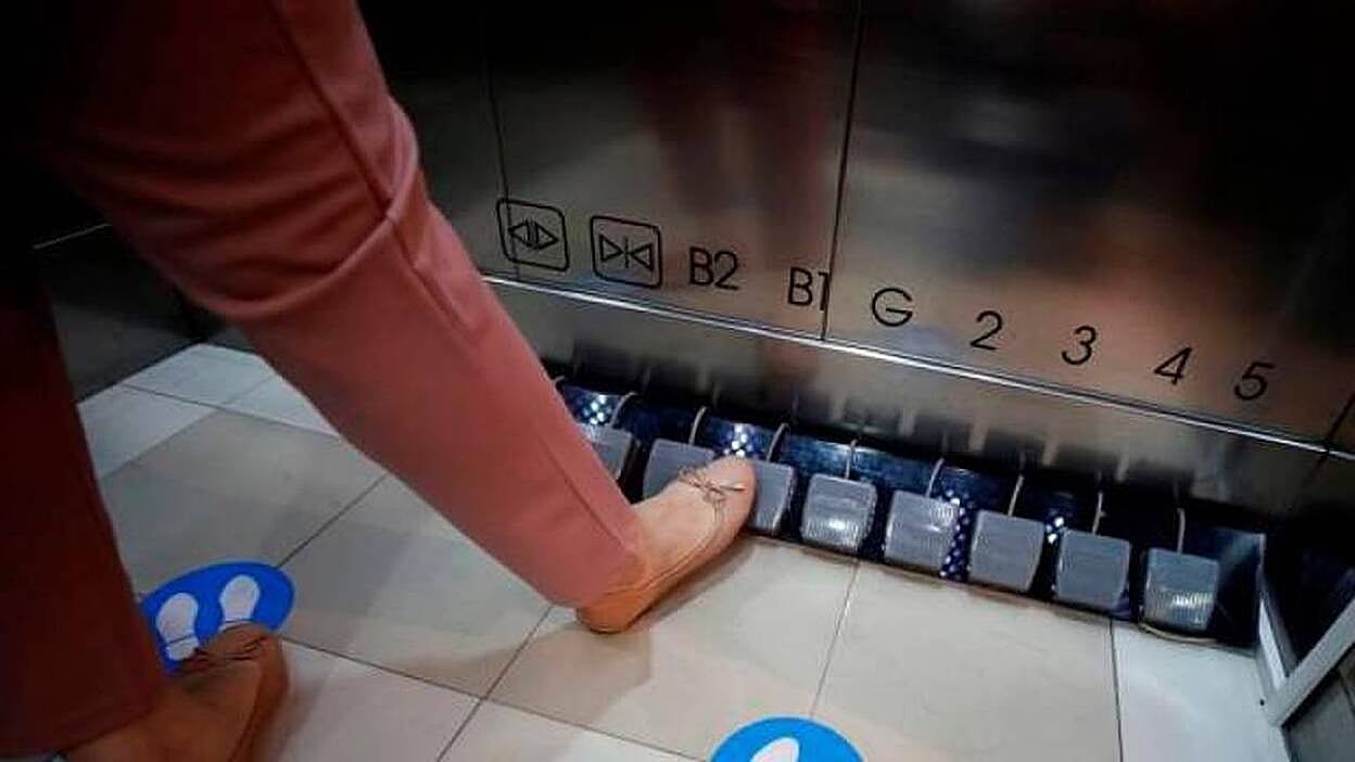 ¿Cuál es el riesgo de contraer Covid-19 en un ascensor?