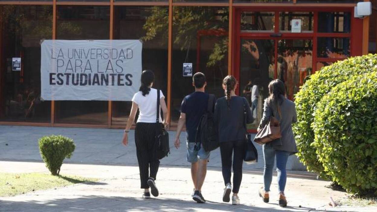 Canarias no tendrá que bajar el precio de las tasas universitarias
