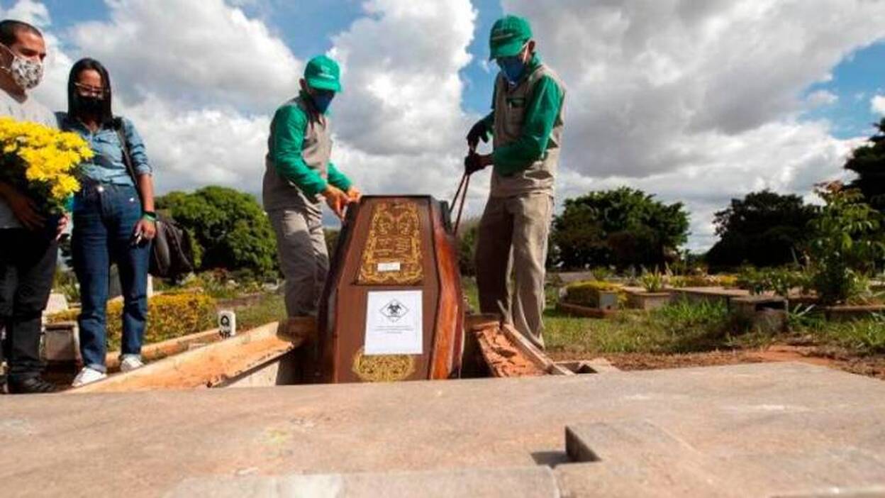 Casi 390.000 muertos por coronavirus en el mundo