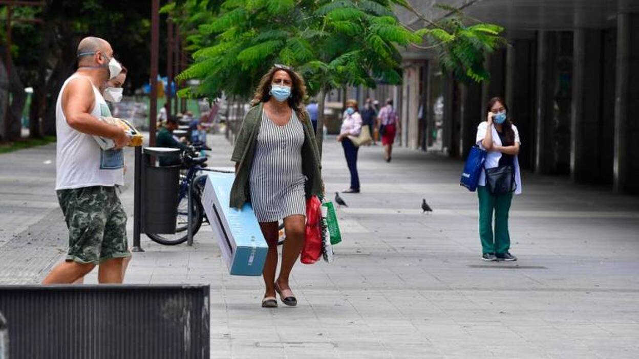 Un catedrático de Microbiología de la ULL advierte de la peligrosidad de un rebrote