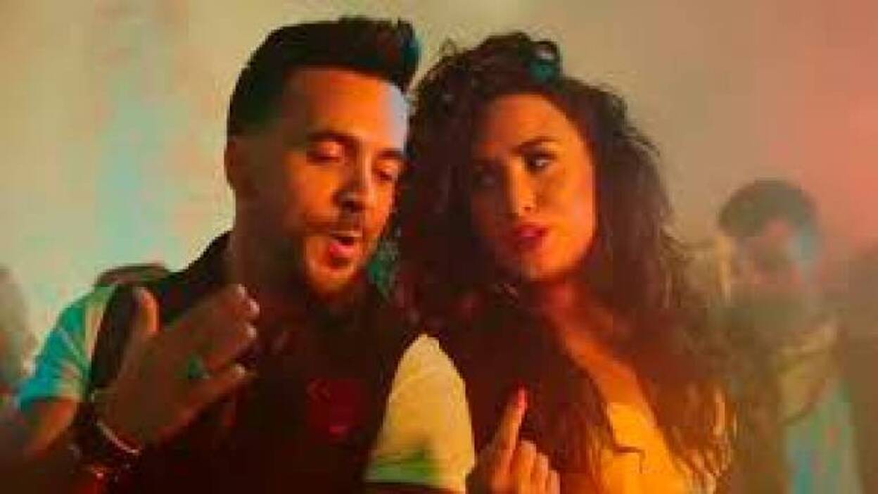 "Échame la culpa" de Fonsi con Lovato supera los 2.000 millones de visitas
