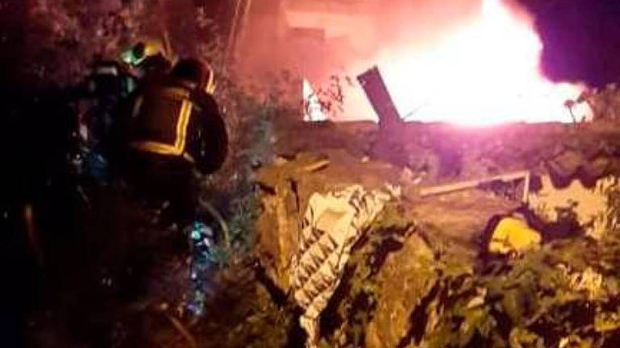 Fallece al arder su casa en Valleseco