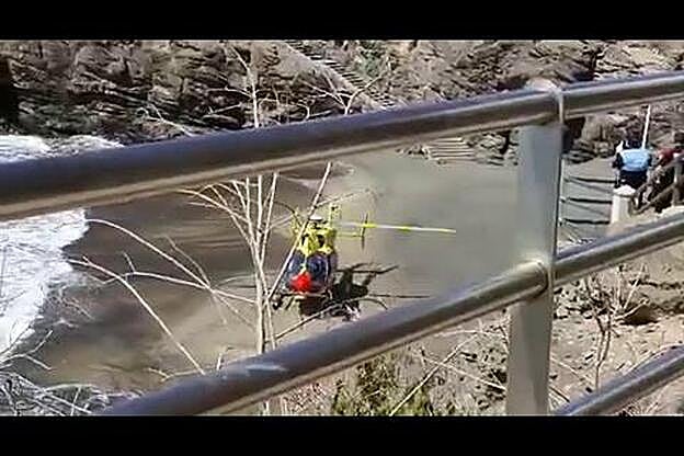 Le salvan la vida en la Playa del Pirata