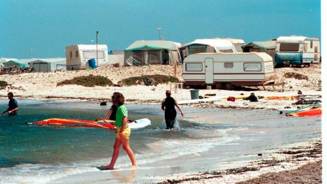 Fuerteventura prohibe las acampadas este verano